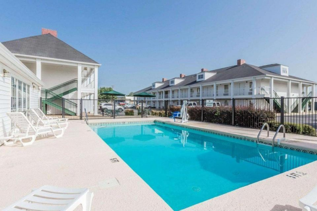 Rodeway Inn Sylacauga Hwy 280 9/16