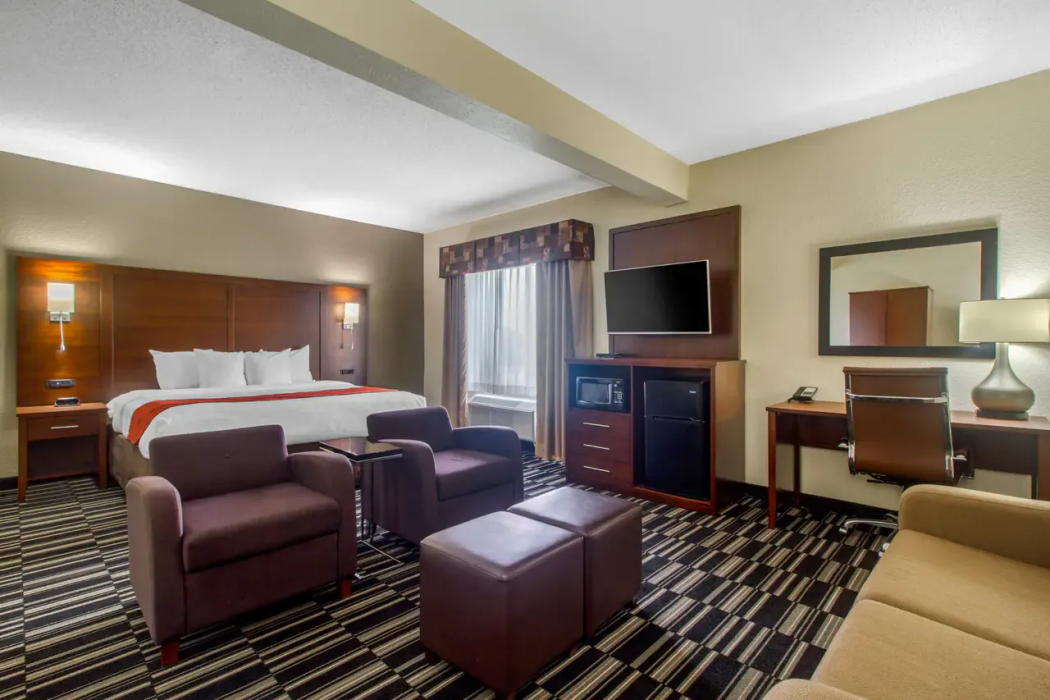 Comfort Suites Danville KY 10/25