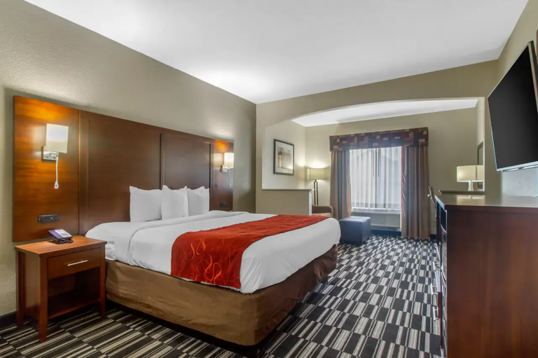 Comfort Suites Danville KY 8/25