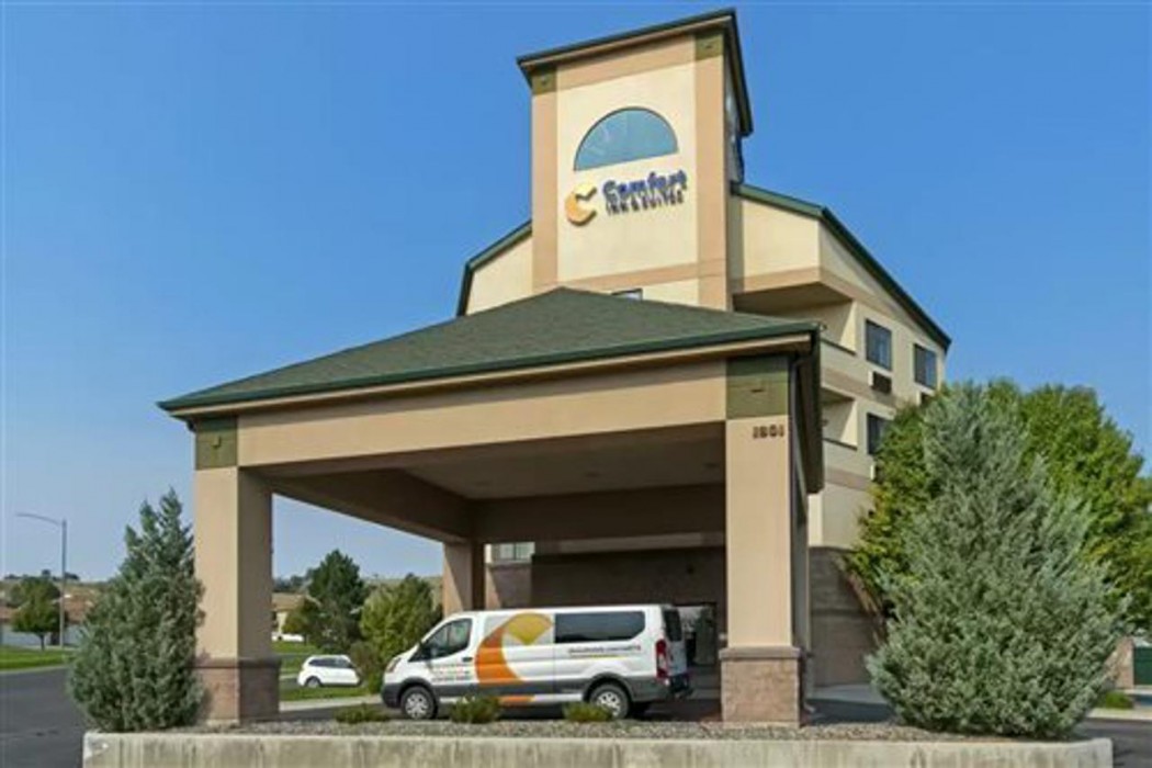 Comfort Inn and Suites Market Airport 2/17