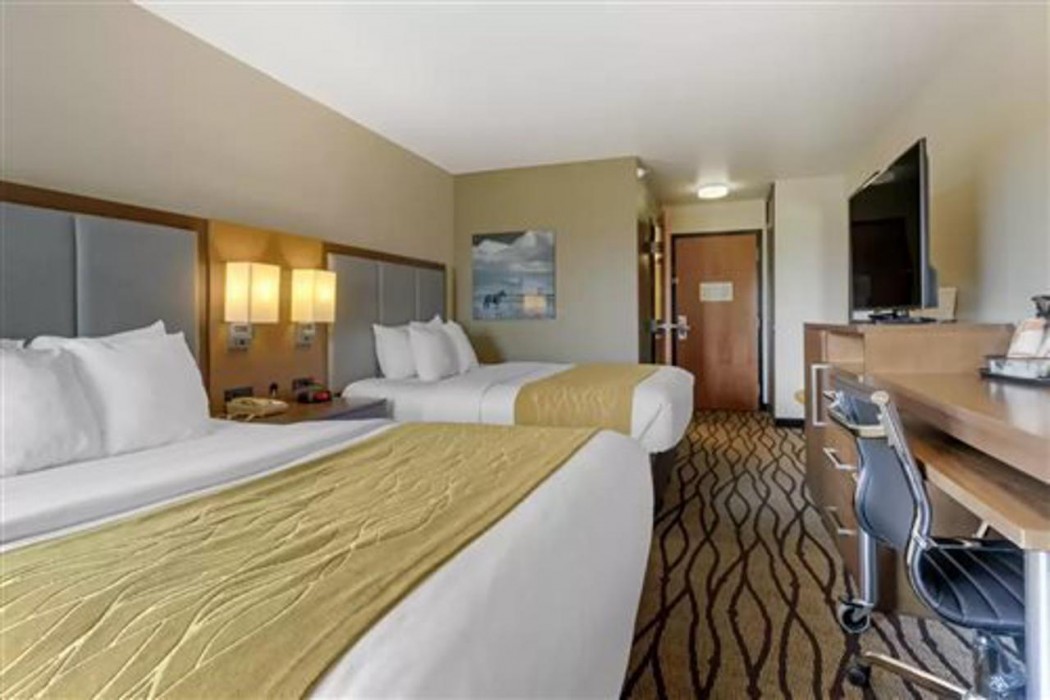 Comfort Inn and Suites Market Airport 12/17