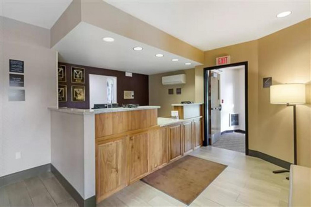 Comfort Inn and Suites Market Airport 6/17