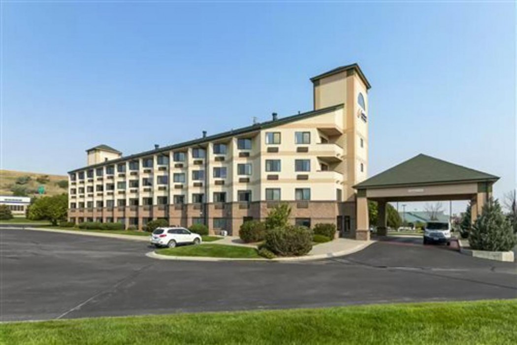 Comfort Inn and Suites Market Airport 3/17