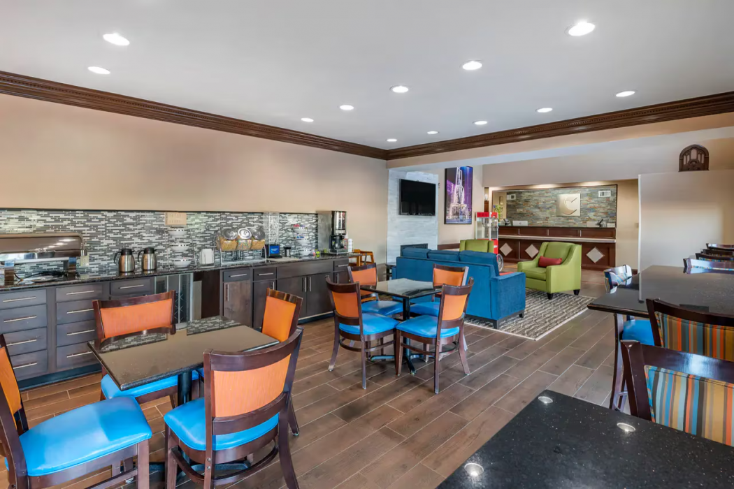Comfort Inn & Suites Cincinnati Uptown Clifton 22/45
