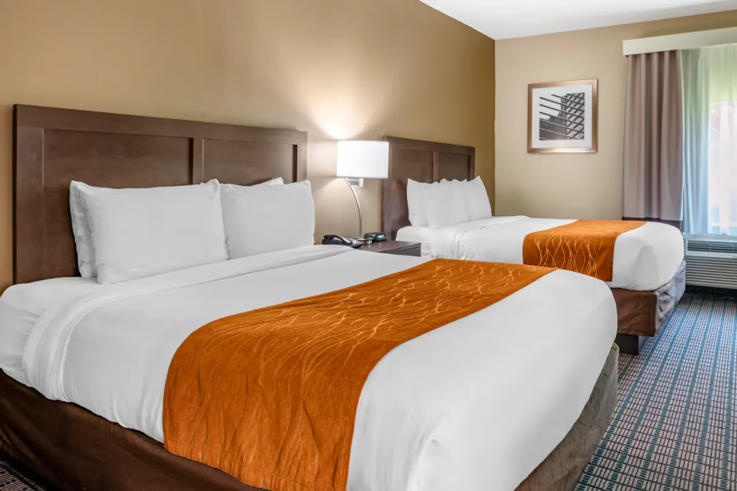 Comfort Inn & Suites Cincinnati Uptown Clifton 12/45