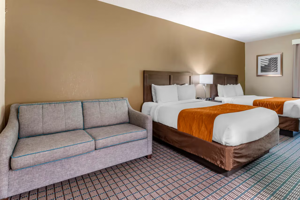 Comfort Inn & Suites Cincinnati Uptown Clifton 10/45