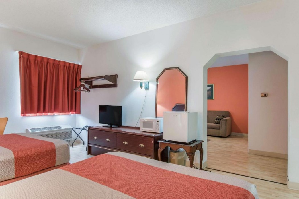 Motel6 Harrisburg, PA - Hershey PA 6/33