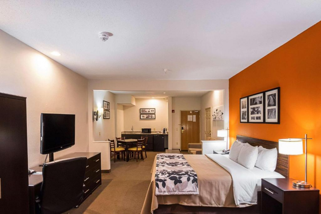Sleep Inn & Suites Danville IL 10/28