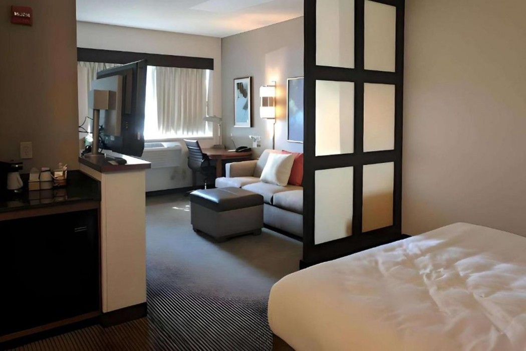 Comfort Suites Milwaukee West 3/9