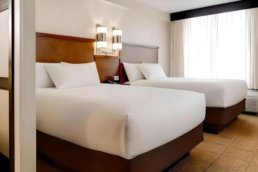 Comfort Suites Milwaukee West 4/9