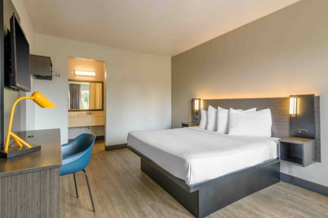Motel6 Spring Hill, FL - Weeki Wachee 13/64