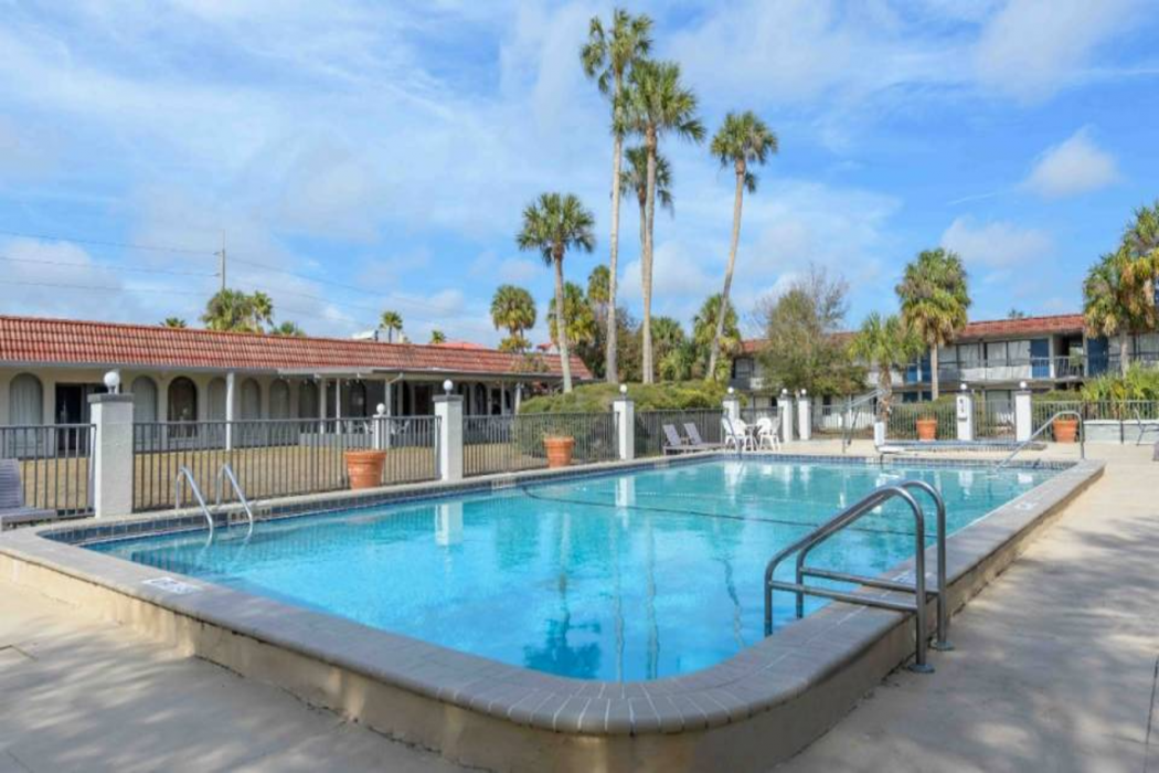Motel6 Spring Hill, FL - Weeki Wachee 39/64