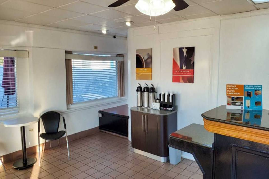 Motel6 Canon City, CO 32/64