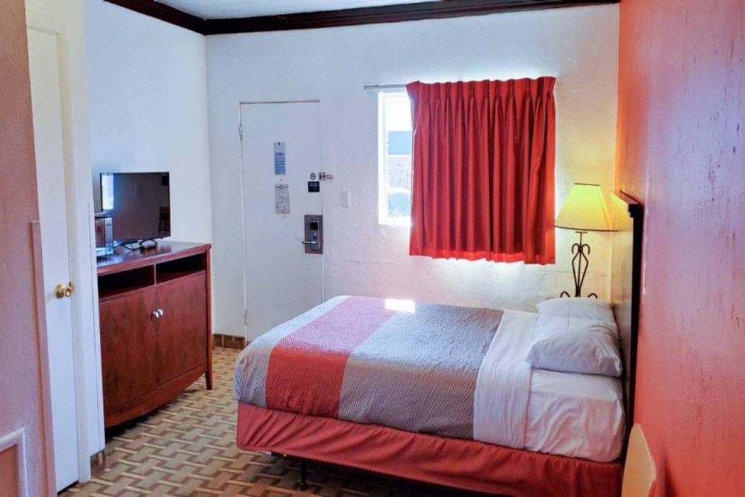 Motel6 Canon City, CO 16/64