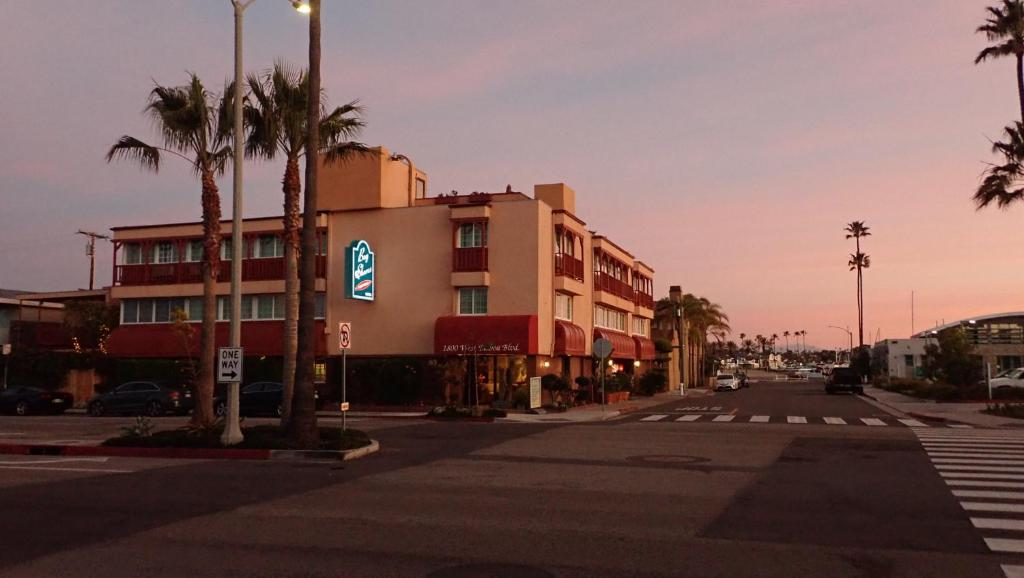 Bay Shores Peninsula Hotel 2/55
