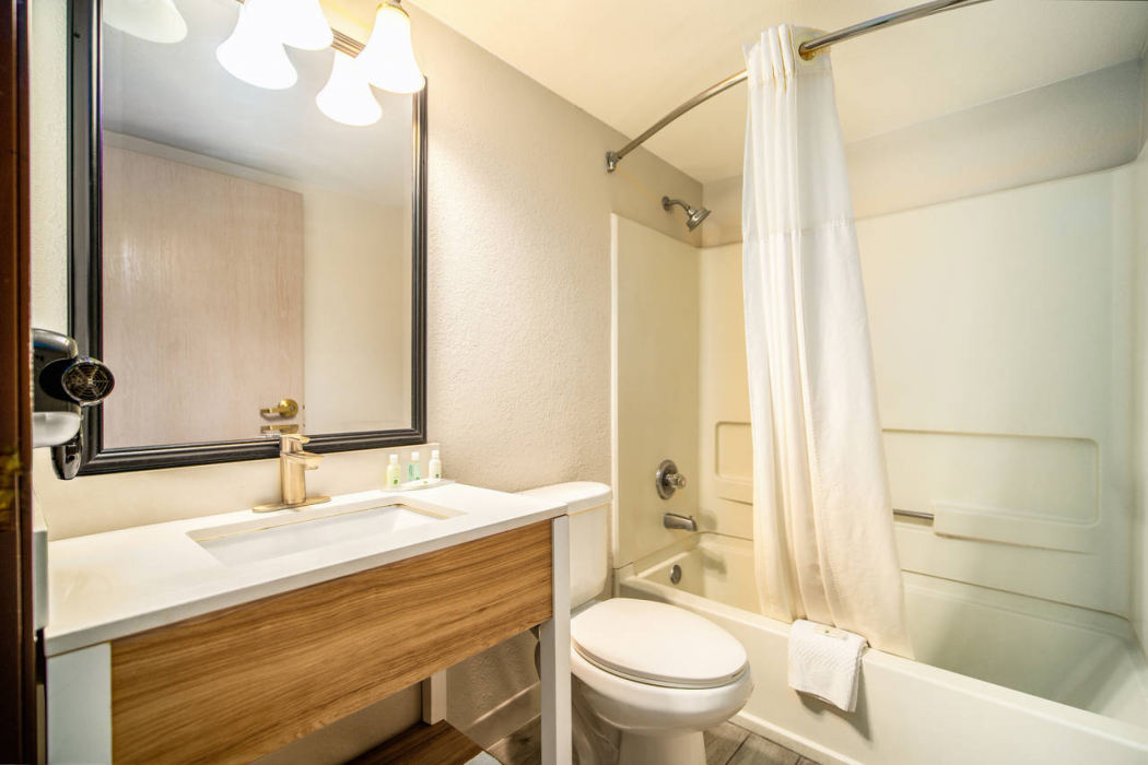 Baymont by Wyndham Chandler I-10 11/22