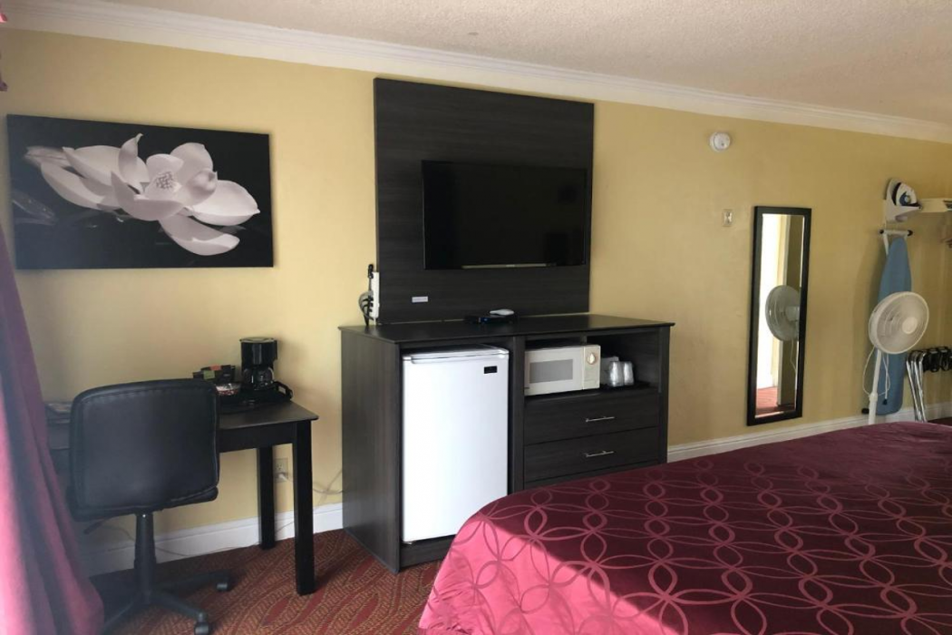 Americas Best Value Presidents Inn On Munras 4/14