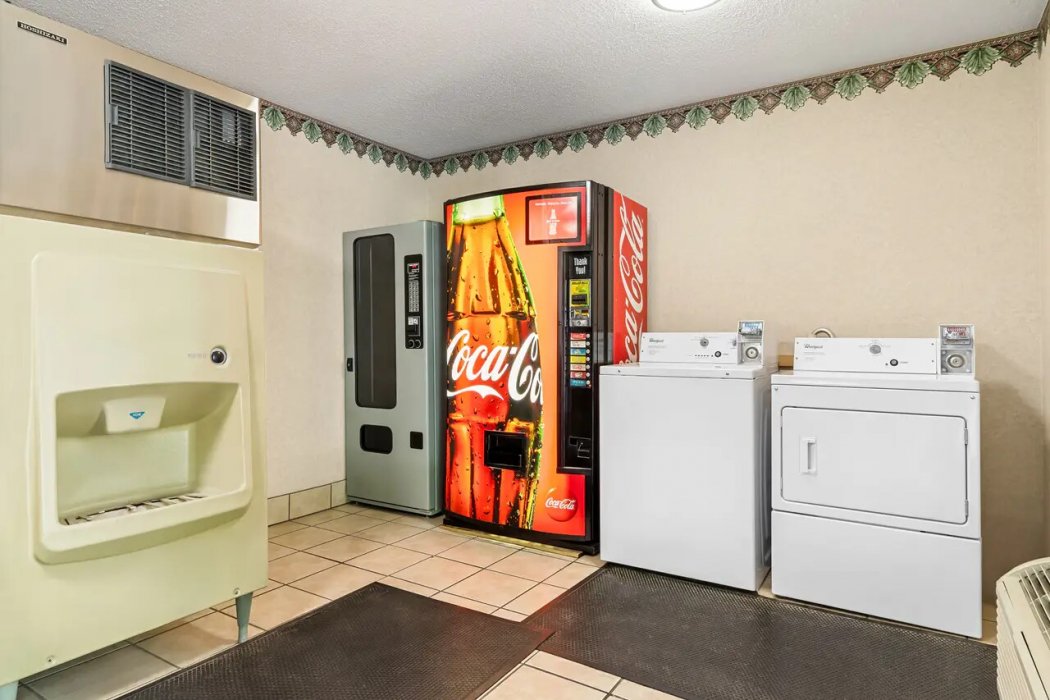 Econo Lodge Russellville, KY 14/24