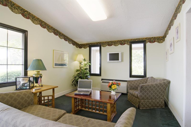 712 INN (ex.Americas Best Value Inn Myrtle Beach) 8/15