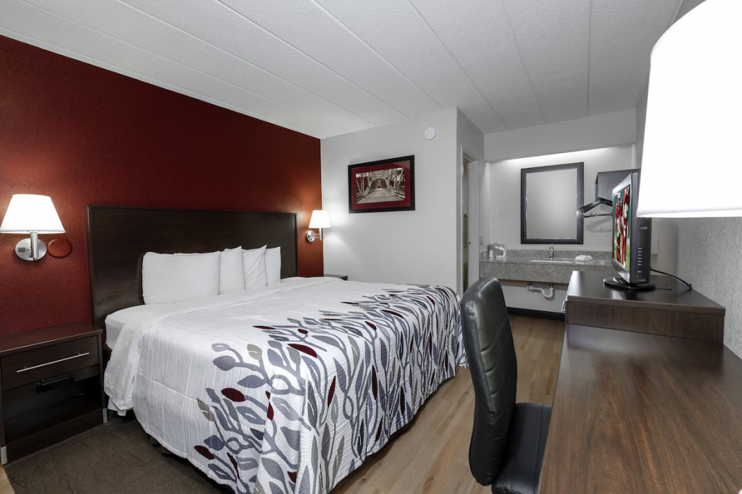 Red Roof Inn Bloomington - Normal/University 7/12
