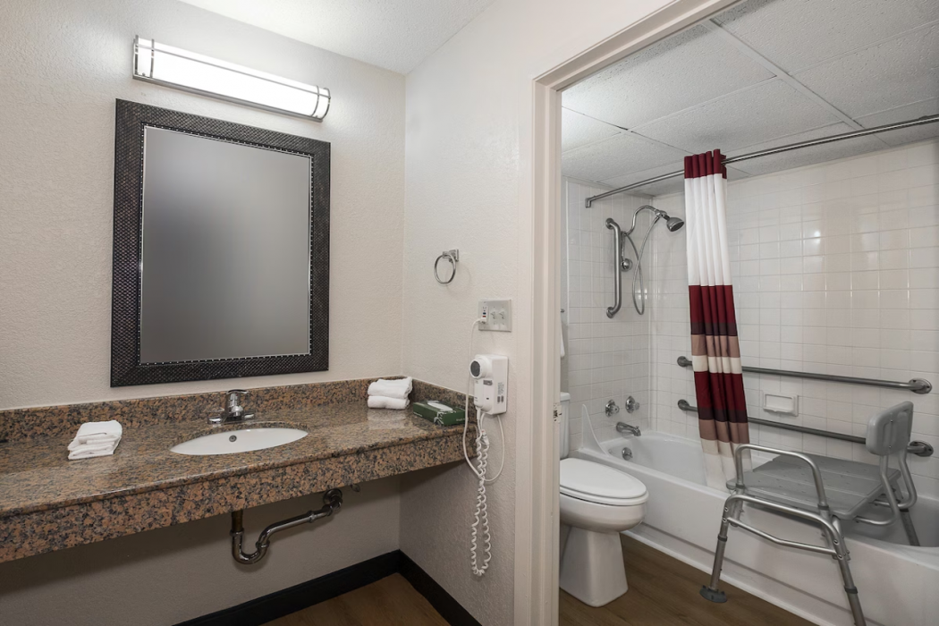 Red Roof Inn Bloomington - Normal/University 9/12