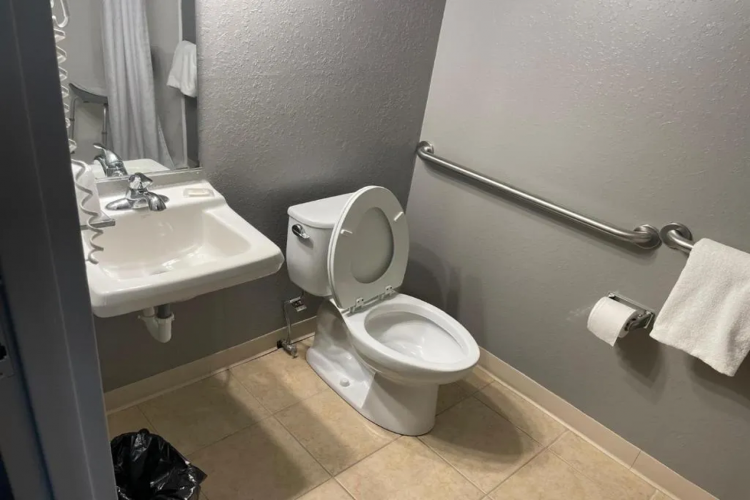 Red Lion Inn & Suites Urbana 9/60