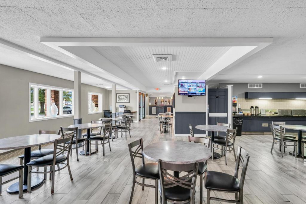 Red Lion Inn & Suites Urbana 19/60