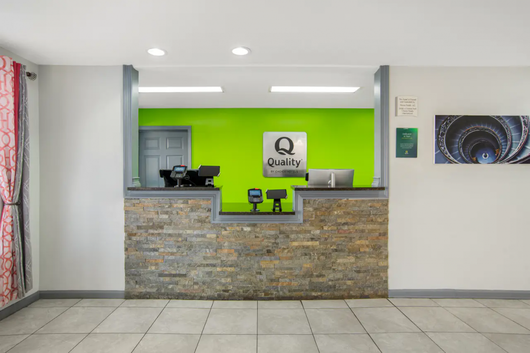Quality Inn Bessemer I-20 exit 108 7/34