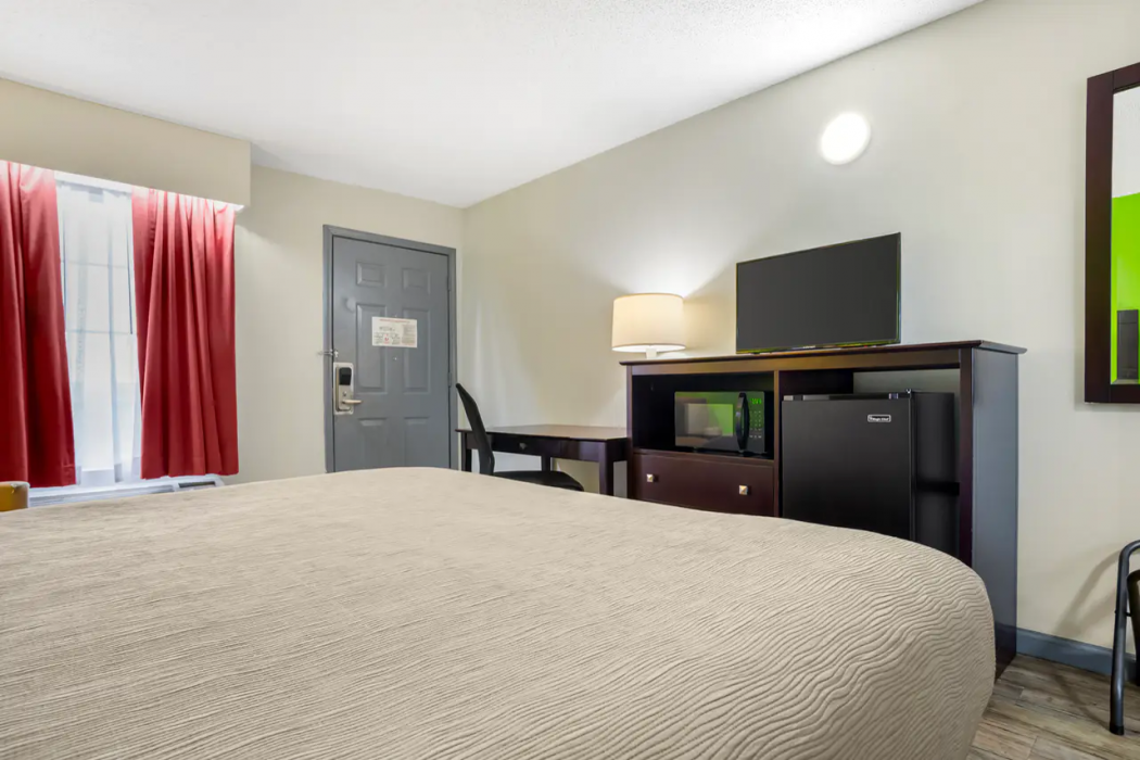 Quality Inn Bessemer I-20 exit 108 15/34