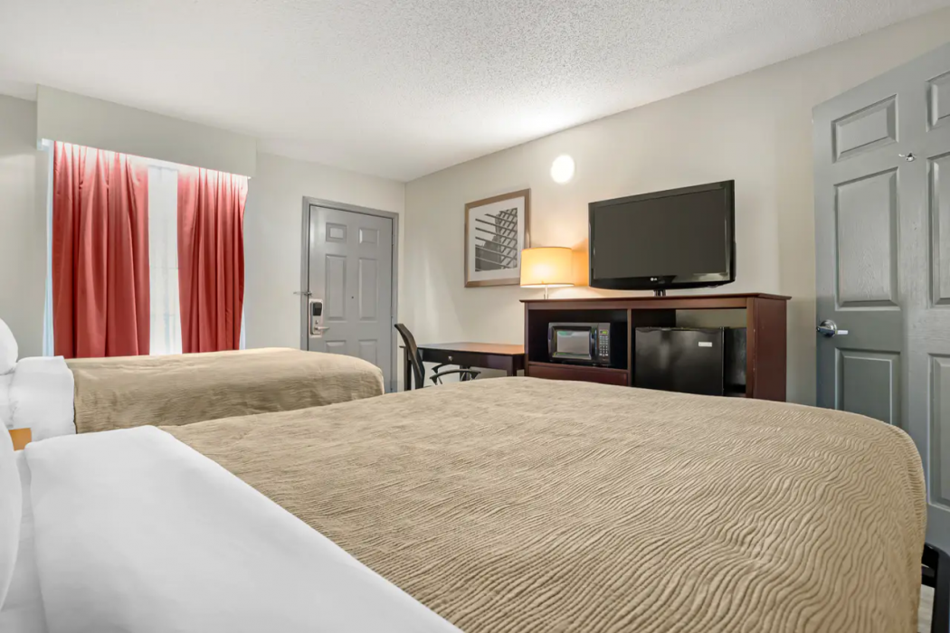 Quality Inn Bessemer I-20 exit 108 18/34