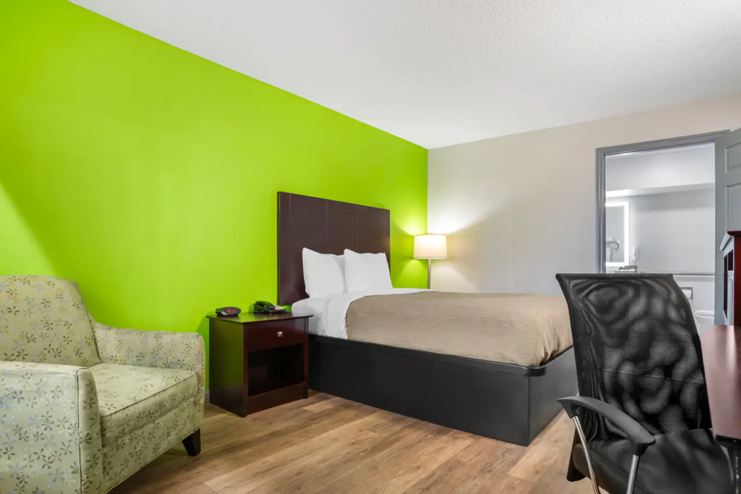 Quality Inn Bessemer I-20 exit 108 16/34