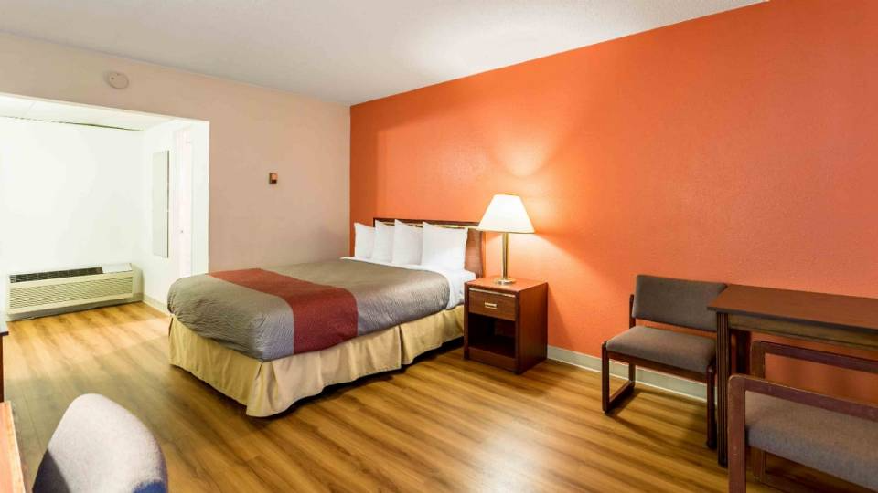 Motel6 Butte, MT - Historic City Center 13/59