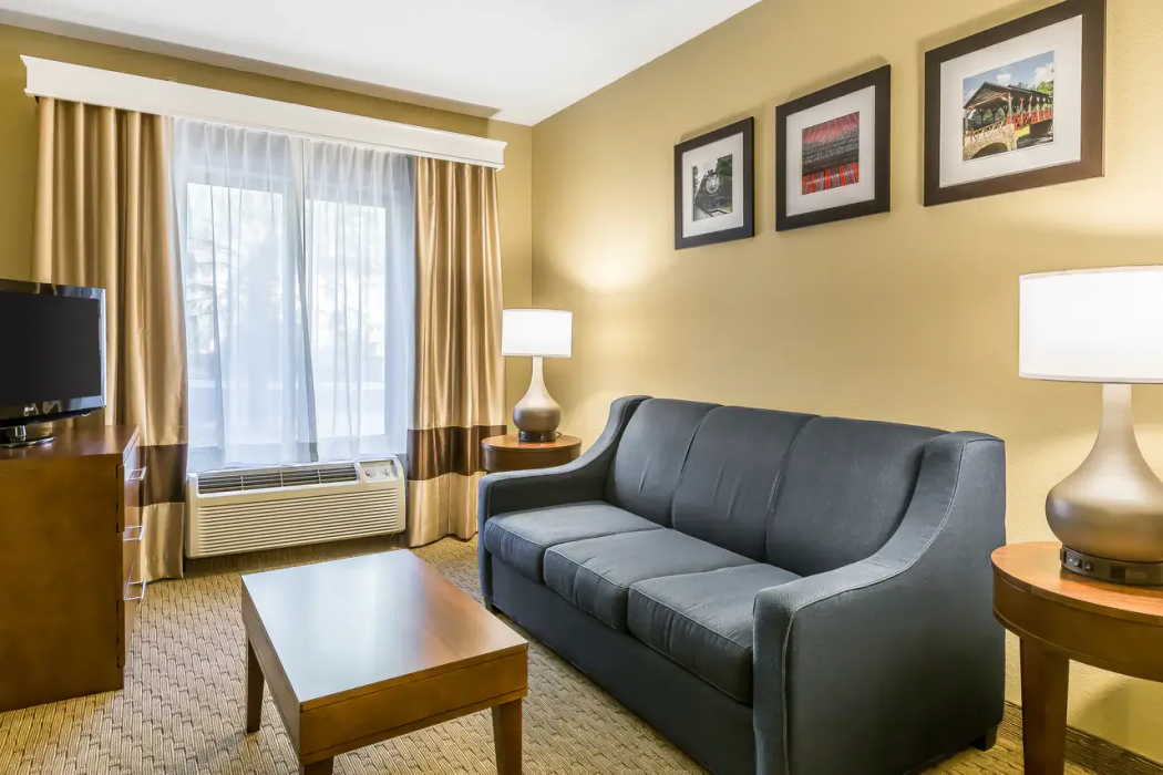 Comfort Inn & Suites Dalton West 6/23