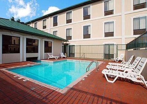 Ark Suites By OYO Jonesboro I-555 26/59