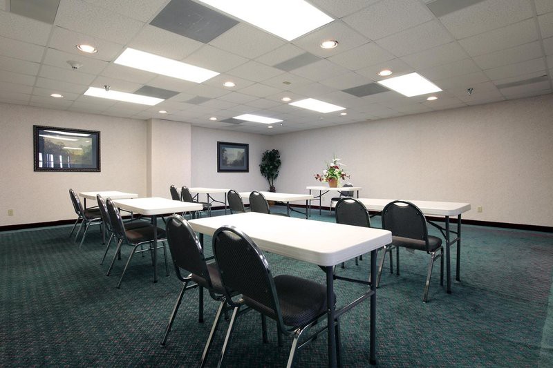 Ark Suites By OYO Jonesboro I-555 25/59