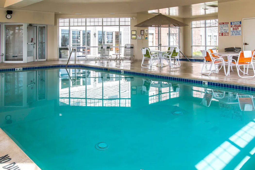 Comfort Inn Chelsea, MI 16/24