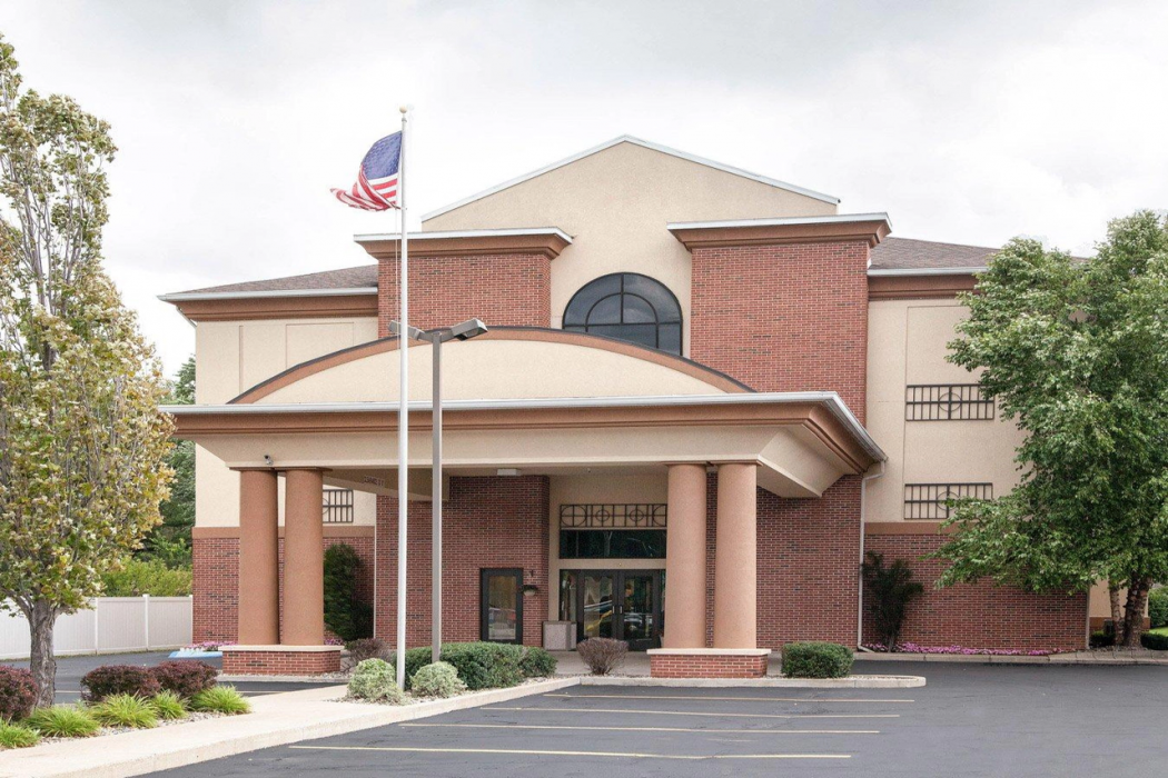 Quality Inn and Suites Niles 1/27
