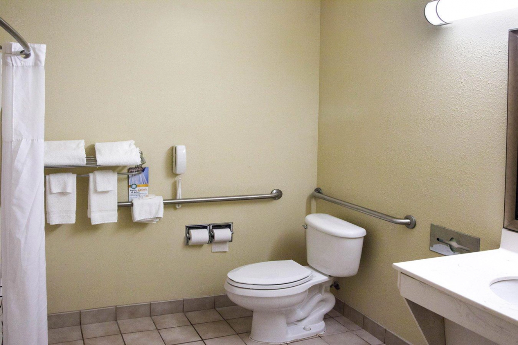Quality Inn and Suites Niles 11/27