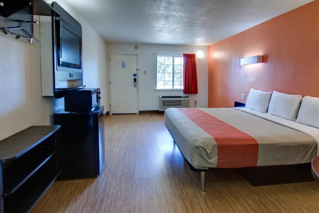 Motel6 Mount Pleasant, TX 16/46