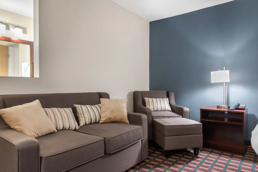 Quality Inn and Suites New Prague MN 8/24