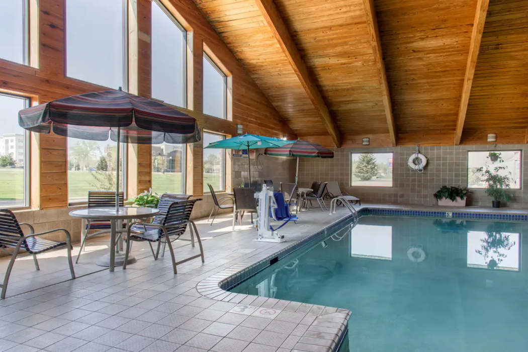Quality Inn and Suites New Prague MN 15/24
