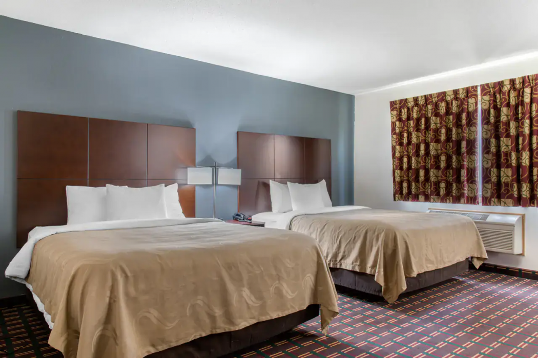 Quality Inn and Suites New Prague MN 11/24