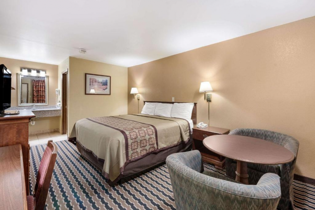 Rodeway Inn Columbus West 14/26