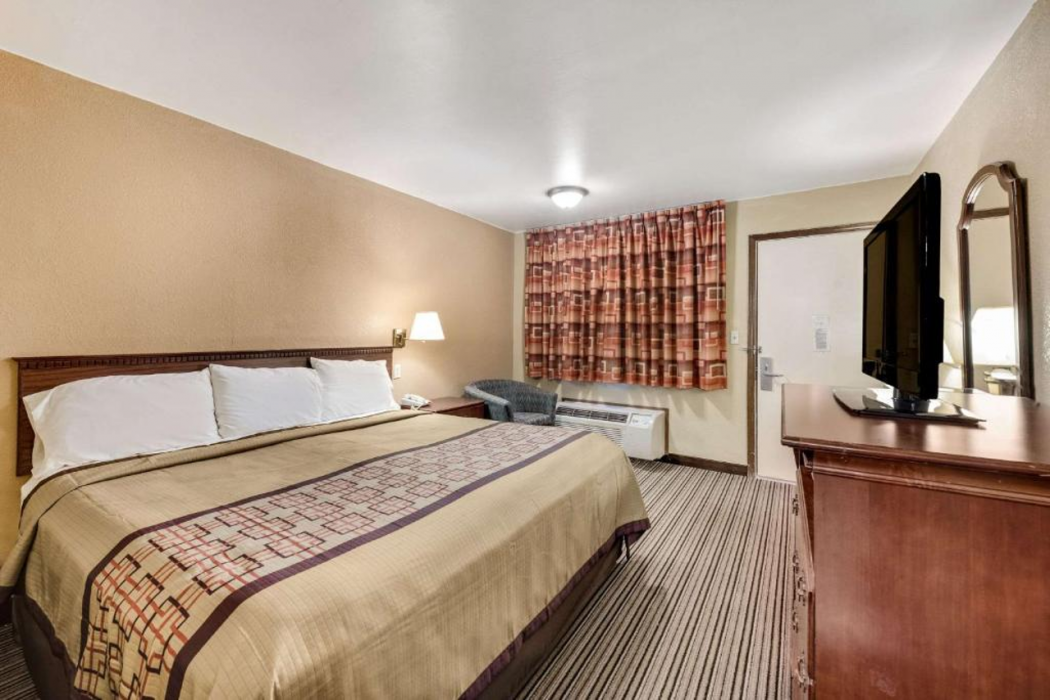 Rodeway Inn Columbus West 15/26
