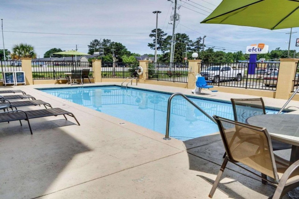 Quality Suites Baton Rouge East - Denham Springs 26/36