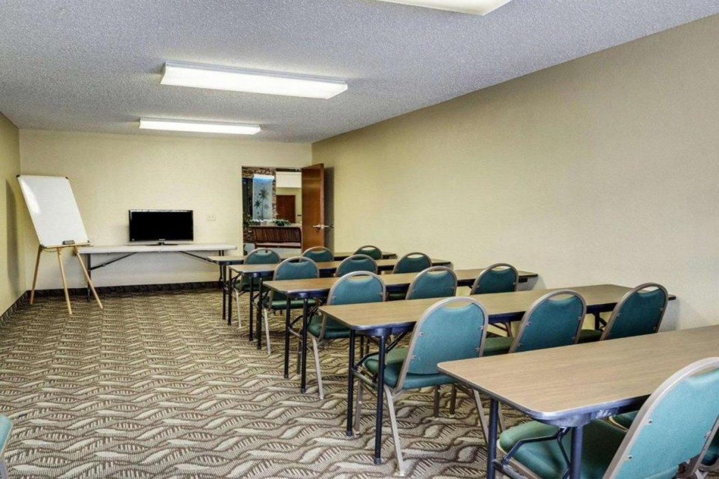 Quality Suites Baton Rouge East - Denham Springs 24/36