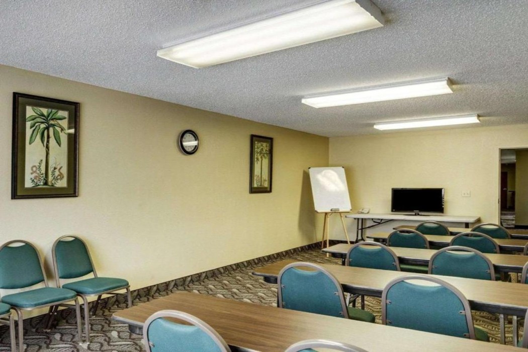 Quality Suites Baton Rouge East - Denham Springs 23/36