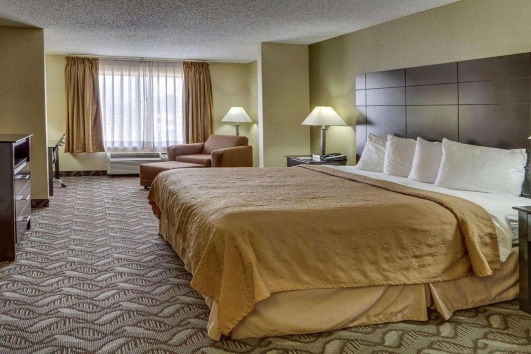 Quality Suites Baton Rouge East - Denham Springs 21/36