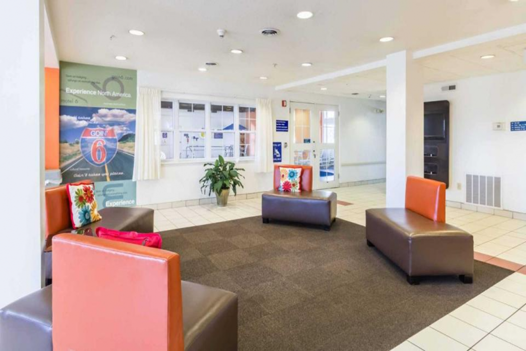 Lobby at Motel6 Huron, OH - Sandusky, HURON - OH