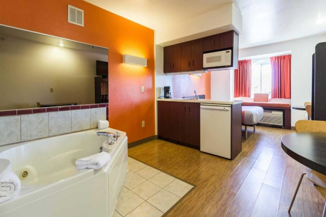 Motel6 Huron, OH - Sandusky 19/62
